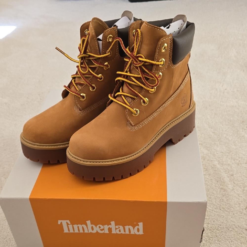 Timberland Tan Leather Boots with Yellow Laces